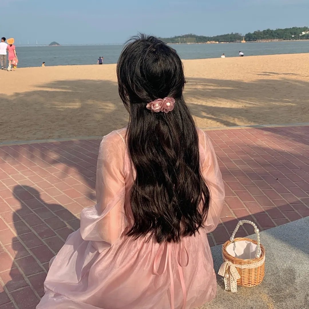 阿里安海报